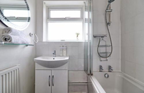 Luxury 3-Bed Apartment Near To London With Parking - Foto 52