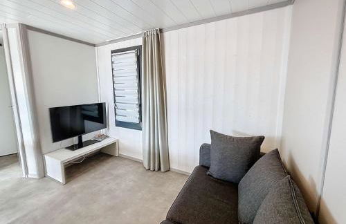 Chalet de Standing 6 Pers. à Jullouville - Piscine Chauffée, Plage à Proximité, Wi-Fi Inclus - FR-1-361-536 - Foto 9