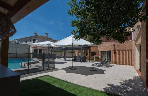Villa con barbacoa para familias - Foto 17