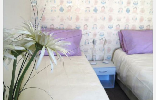 Victorian Rose Cottage - Photo 3