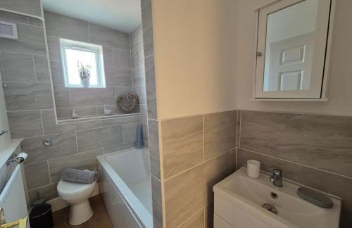 2 Bed Maisonette with Sofa Bed - Ideal for Groups #26C - Foto 73