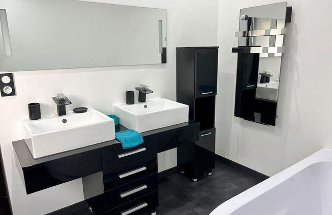 Modern Comfort in Minervois - Photo 9