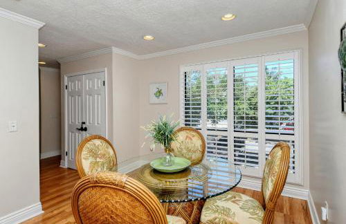 Two-Level, Heated Pool, Trolley to Beach & Village - Foto 16