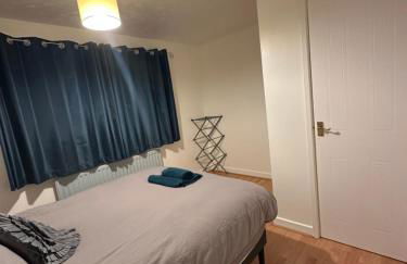 2-Bed Home with Parking, Near Airport, NEC & JLR - Foto 9