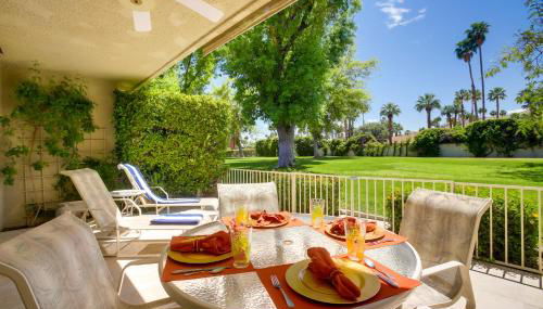 Sunny Palm Springs Haven Fenced Patio, 6 Pools! - Foto 1
