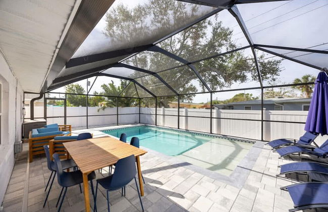 Fun Family-friendly Largo Home Heated Pool - Photo 47