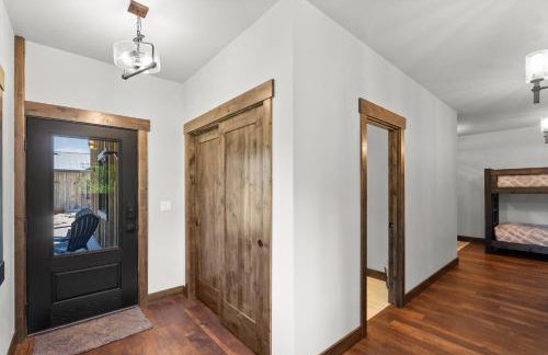 Snowghost Den-Luxury Ski In Ski Out Home Sleeps 9 with 3 Bedrooms 2 and a half Bathrooms and Private Hot Tub - Foto 30