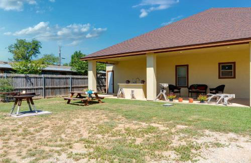 Charming Family Getaway Near Medina River - Foto 31