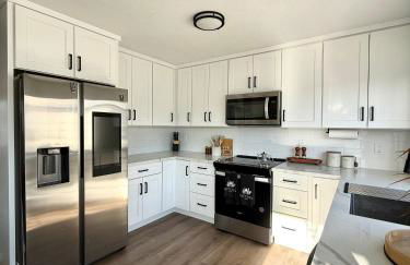 Peaceful Modern Home, Cozy Nights - Foto 3