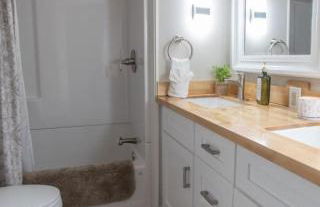 Cozy and Stylishly-Walk To The Beach - Sleeps 5 - Foto 4