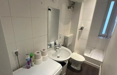 Typical Altbau in the heart of Berlin Wedding - Foto 15