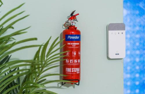 #99 Quirky and Stylish 3-Bedroom - Close to Drayton Manor Theme Park - Sleeps 6 - "Perfect for contractors and Families - Free parking" - Photo 21