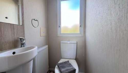 Modern & Blissful Beach Park Holiday Home in Dovercourt, Essex, - Foto 3