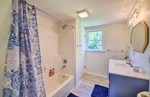 Modern Eckerty Home with Deck on Patoka Lake! - Foto 21