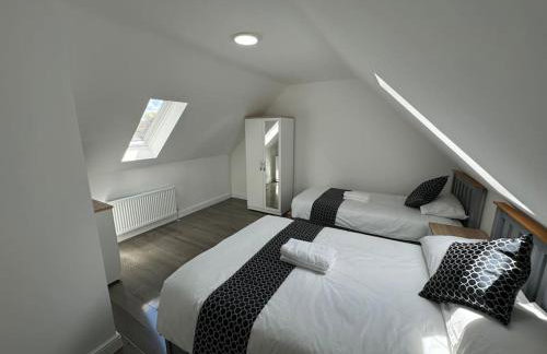 5-Bedroom Cottage in New Waltham, Grimsby - Photo 2