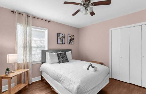 10 Mins to Legion Field Stadium- Blushing Bungalow - Foto 13