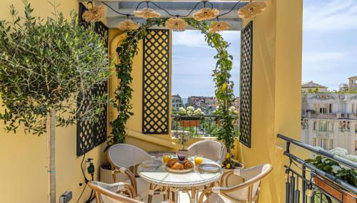 Luxurious penthouse, 2 bedroom suites, 3 spacious terraces, gorgeous views of mountains and sea, - Foto 2