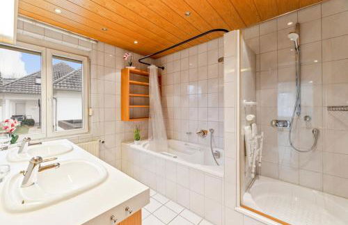 OF01 Große Wohnung - 3 Schlafzimmer mit 8 Einzelbetten - LS Crewcomfort - weitere Unterkünfte für Monteure und Handwerker verfügbar - Foto 12