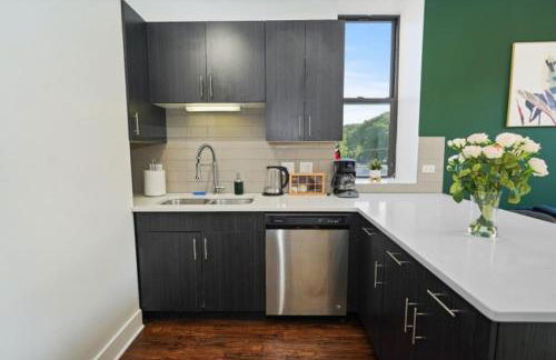 Spacious 3BR Retreat Near McCormick Place 2001 S State St 2A - Foto 13