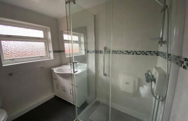 Quiet Secluded two Bedroom Bungalow With Parking - Foto 16