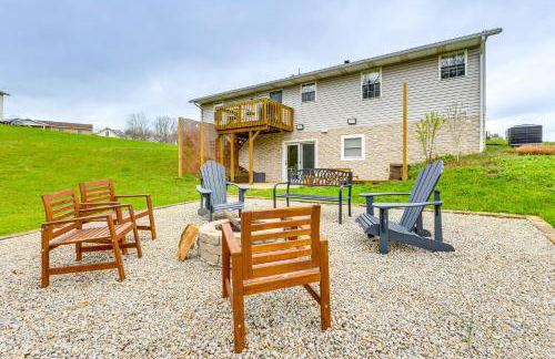 Renovated Logan Home with Pond and Fire Pit - Foto 38