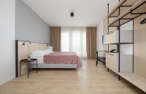 Bright Apartments with Air Conditioning, close to the Metro Station and PGE National by Noclegi Renters - Foto 33