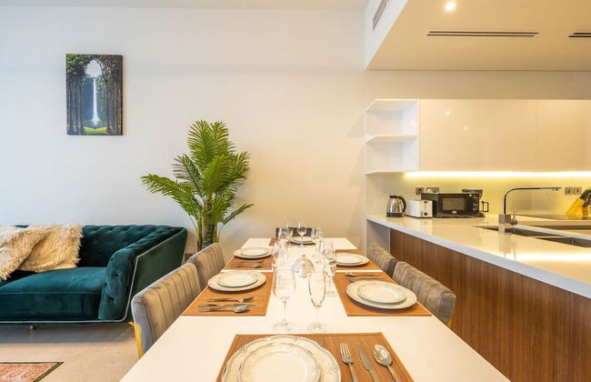 Dramatic Sea View 1 BHK ANWABYFour Apple - Photo 5