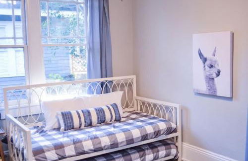 Modern & Centrally Located Stay at Calypso Dreams - Foto 63