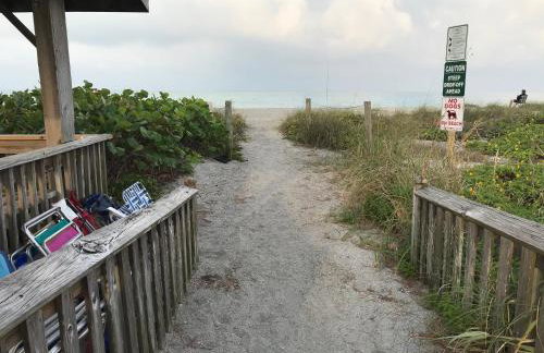 Beachfront Venice Casa de Villa - Photo 8