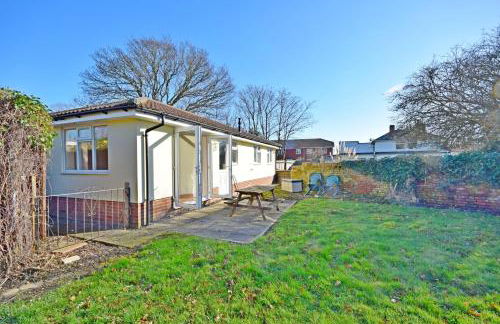 St Marys, Hayling Island - Photo 6