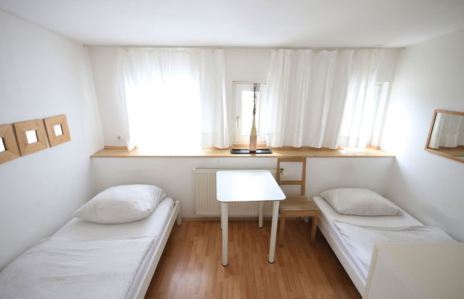 a-domo Apartments Oberhausen - Budget Apartments & Flats - short & longterm - single & grouptravel - Photo 4