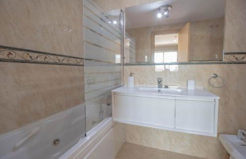 Beachfront Oasis Málaga - Photo 14