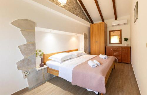 Villa Bella Pietra with private pool, sauna - Photo 23