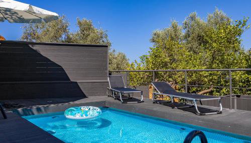 Blissful Residence with Pool by 8essentially - Foto 1, sunbed