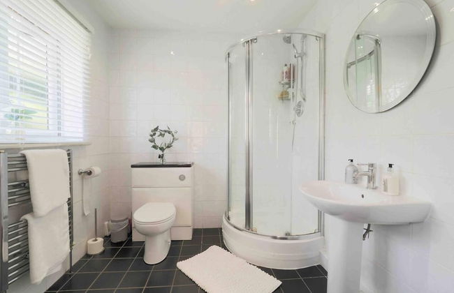 Inviting 7-bed House With sea Views in Hythe - Foto 24