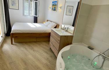 PINEDE PLAGE Vue mer accés direct à la plage de la Badine Clim Jacuzzi piscine - Foto 2