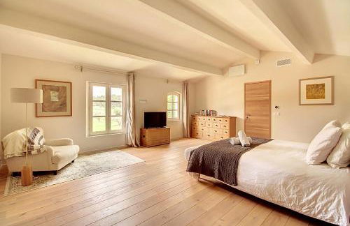 Superbe Mas Provençal rénové avec piscine, billard et climatisation à Paradou - Foto 48