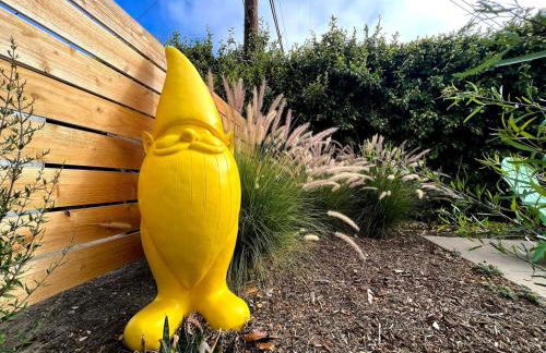 Urban Luxe Retreat l King Bed l Kitchenette - Photo 15