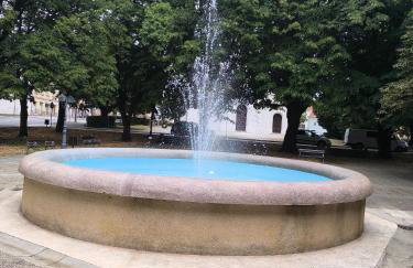 Old house by the stream - Photo 29