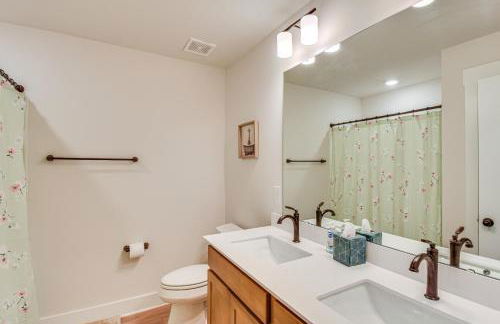 5 Mi to Memorial Stadium and Beach Modern Townhome - Foto 16