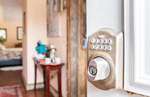 Luxurious sky loft with giant soaker tub, steam room, views - Foto 3