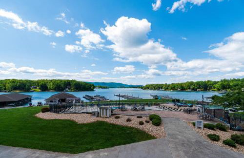 Community Pools and Beach Smith Mountain Lake Condo - Foto 23