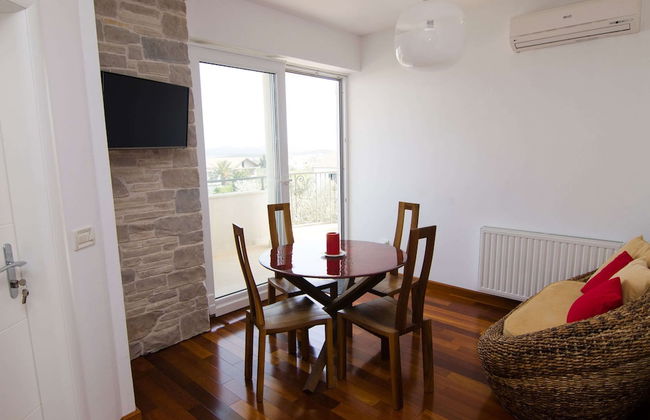 Adorable Apartment in Murter with Hot Tub - Foto 16