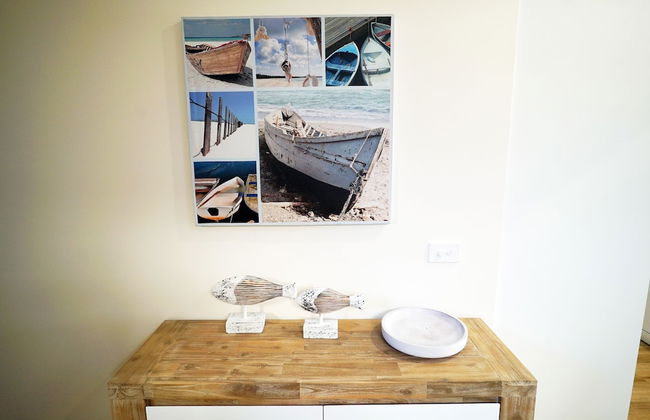 Captains Cove Resort - Waterfront Apartment - Photo 2