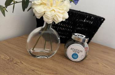 Stylish 3-Bedroom Home, Patio & High-Speed Wi-Fi - Foto 20