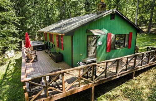 River Access Cabin w Hot Tub Kayaks WiFi Grill - Photo 2