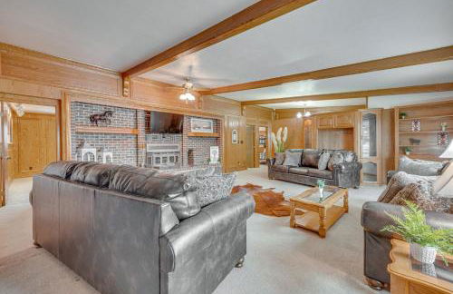 Stunning Calhan Home with Indoor Pool! - Foto 7