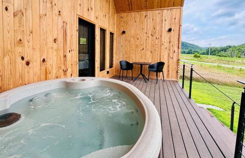 Three Suns Full Rental | 8 Cabins | Views | River - Foto 51