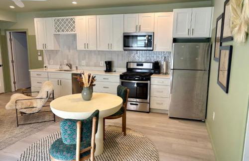 CUTE 1 BR Basement Apt Near Shops, Park - Foto 14