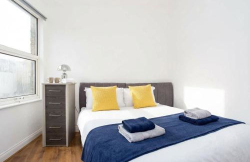 Modern 3 Bedroom Home with Parking in Southend - Foto 4